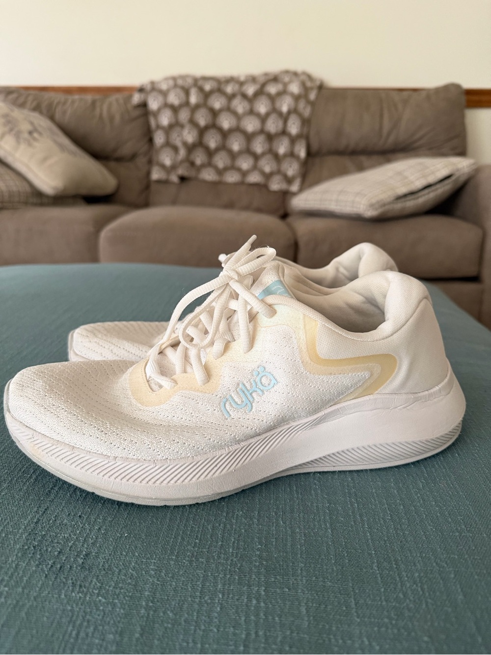 Ryka Men’s White Athletic Sneakers with Pale Yellow and Light Blue Accents
